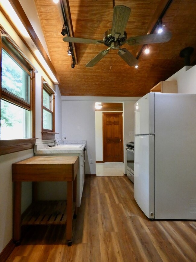 Building Photo - Pisgah Cottage