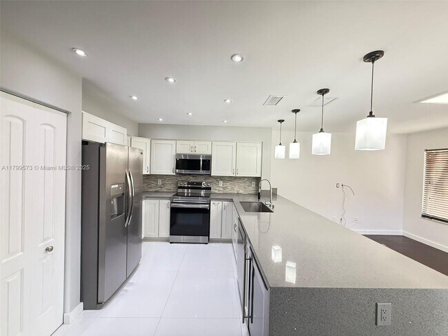 Building Photo - 1696 SW 109th Terrace