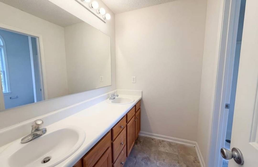 Building Photo - 412 Black Forest Dr