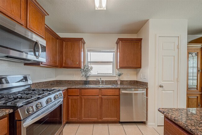 Building Photo - 26915 Teal Bayou Ln