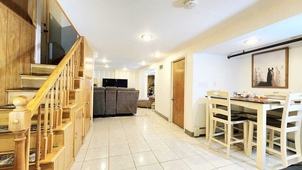 Lots of Possibilities. - 11 Banta Ave