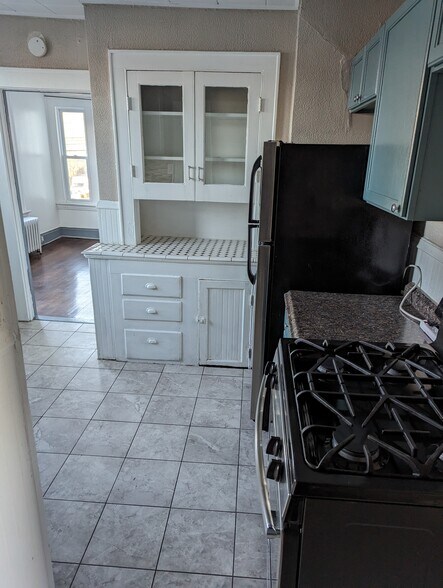 Building Photo - 2295 E Main St