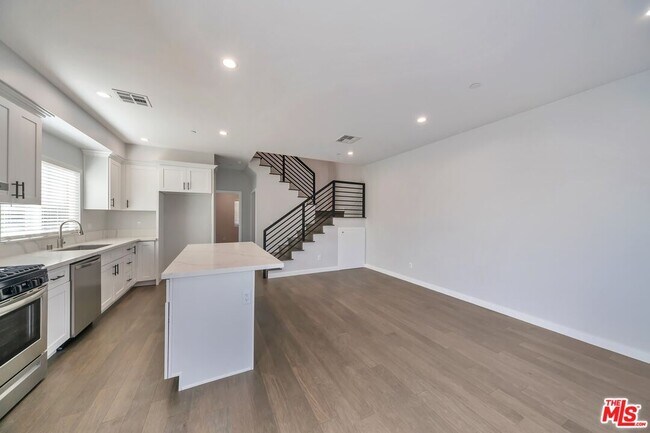 Building Photo - 4239 Halldale Ave