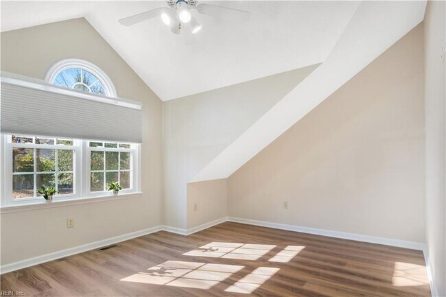 Building Photo - 2721 Linden Ln