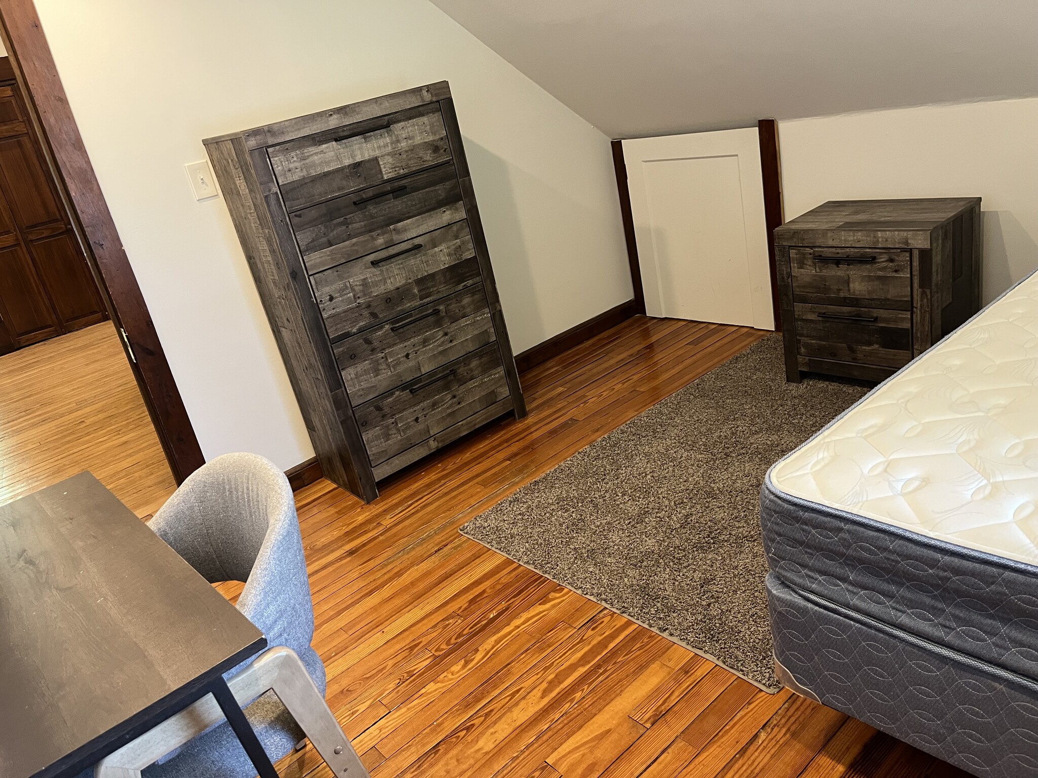 Building Photo - 279 S River St Carriage House