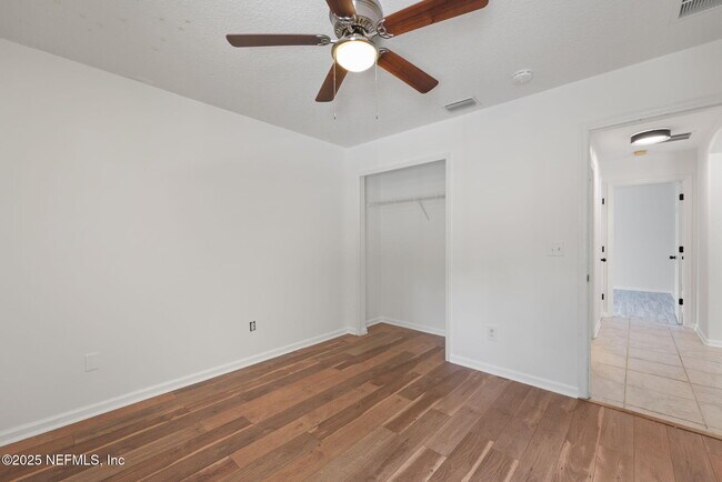 Building Photo - 721 Hazelmoor Ln