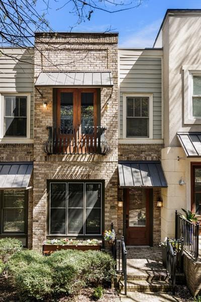 Building Photo - 395 Laurent St NW