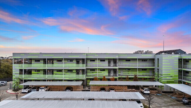 Building Photo - 4004 Banister Ln