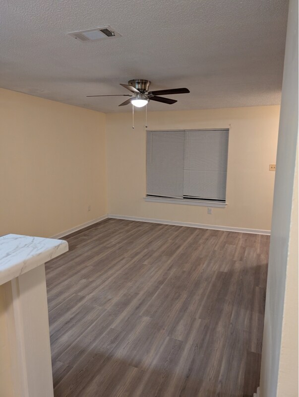 Building Photo - 6249 S Hampton Dr