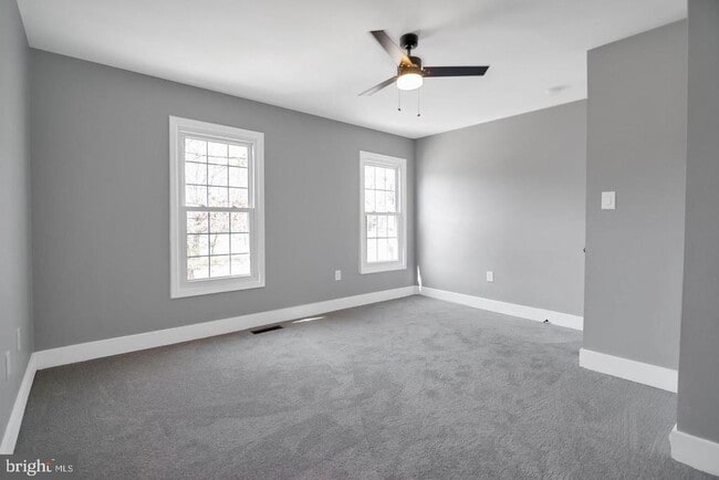 Building Photo - 12404 Surrey Cir Dr