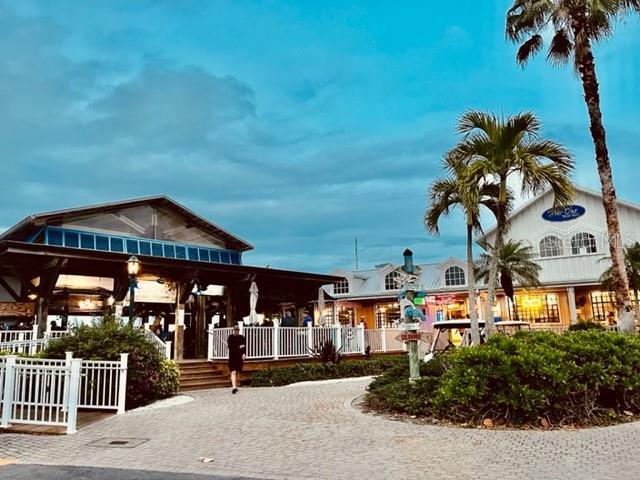 Building Photo - 6000 Key Largo Cir