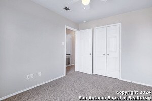 Building Photo - 5815 Golf Bend