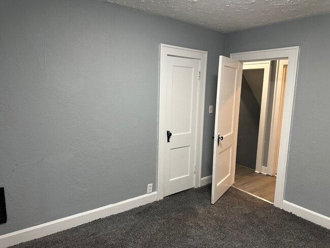 Building Photo - Coming Soon-Large house with fresh paint &...