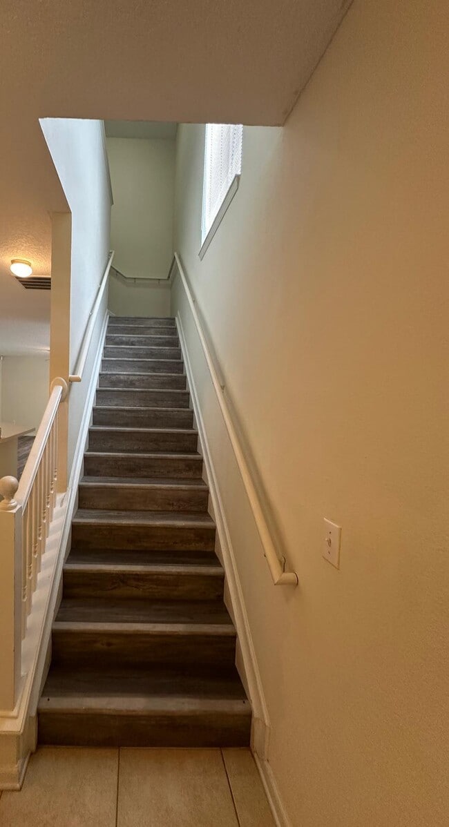Building Photo - 3 bedroom in Jacksonville FL 32258
