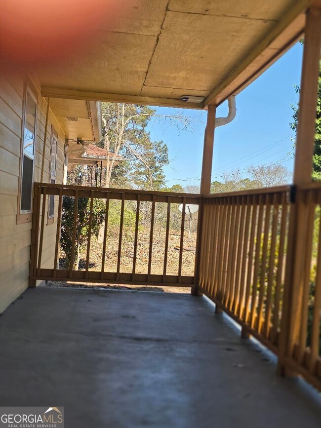 Building Photo - 2929 Level Ridge Rd SE