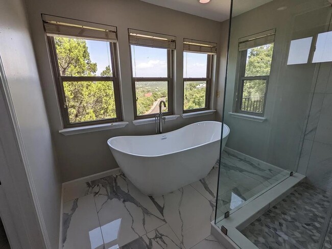 Building Photo - 5907 Balsam Hollow