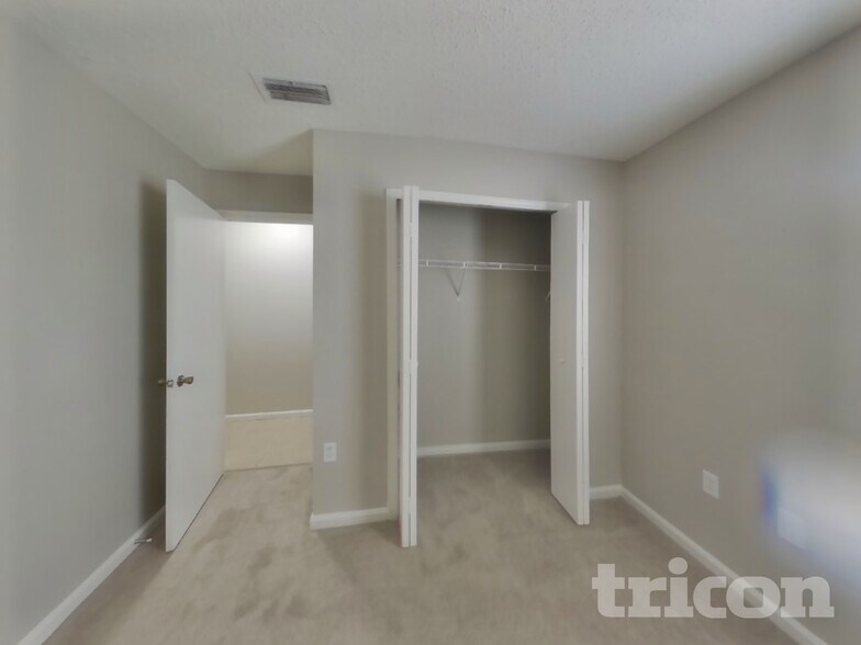 Building Photo - 7944 Cherry Blossom Dr S