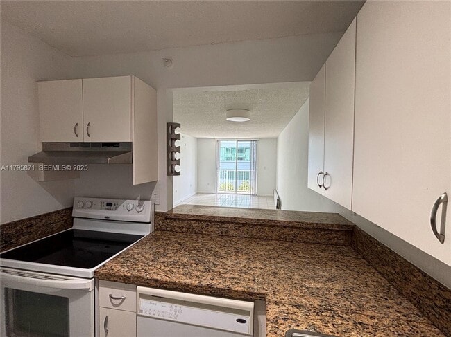 Building Photo - 126 SW 17th Rd