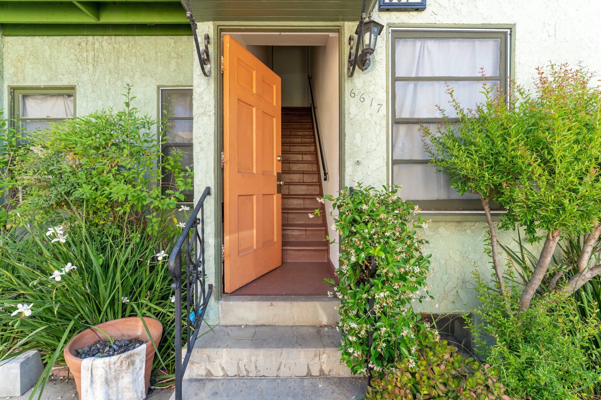 Building Photo - 6617 Waring Ave