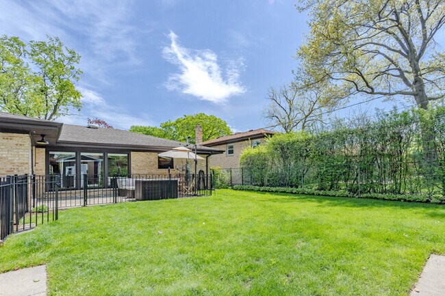 Building Photo - 715 Lamon Ave