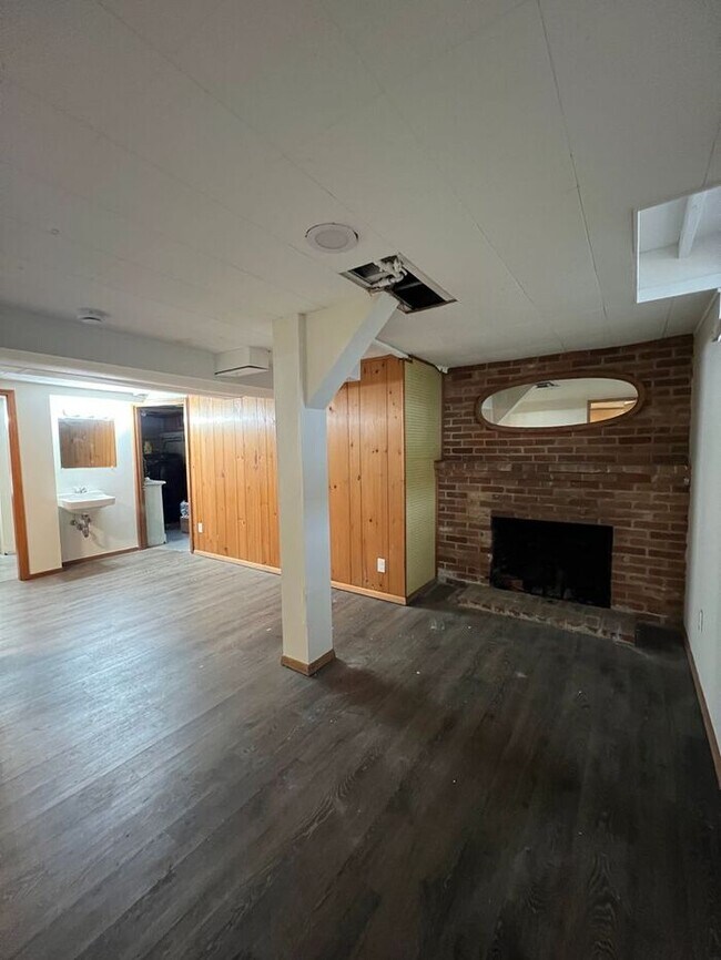 Building Photo - Reserve Now: Spacious, Newly Renovated 5-B...