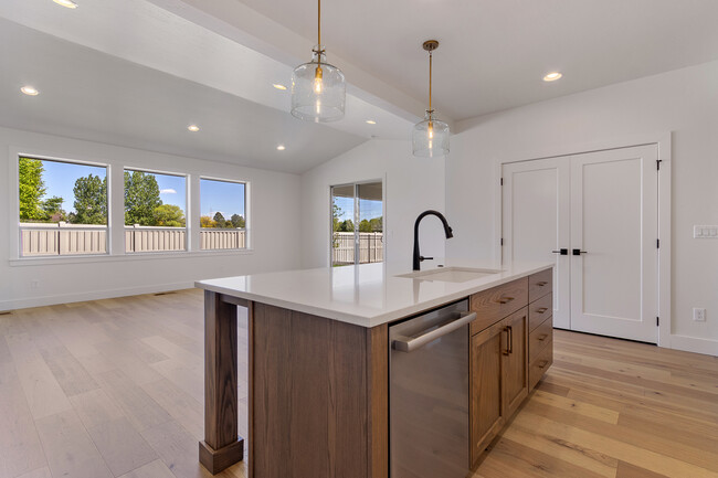 Building Photo - 4646 S Selatir Way