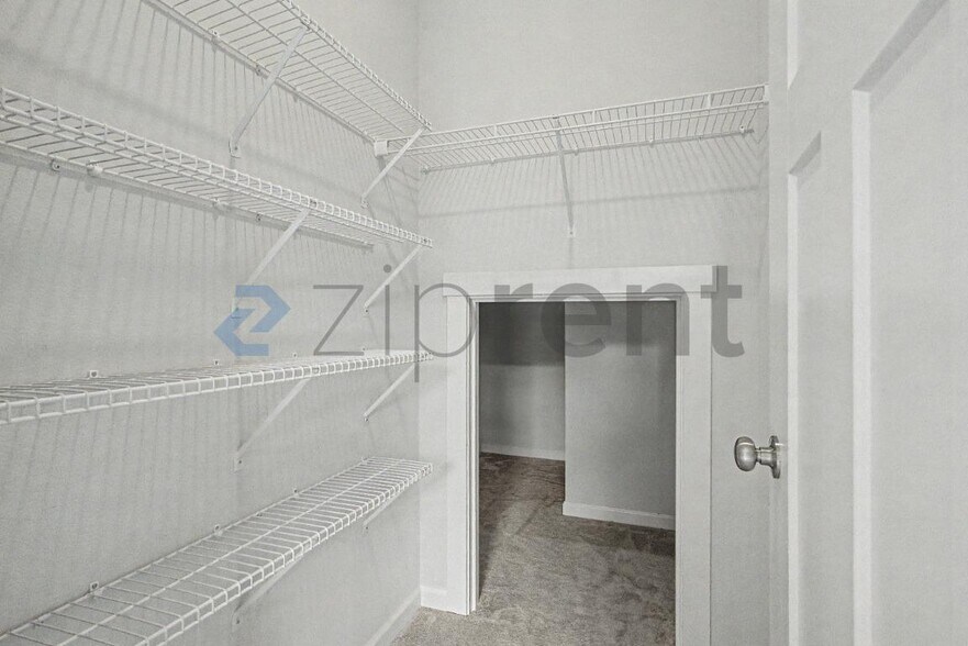 Building Photo - Unit
