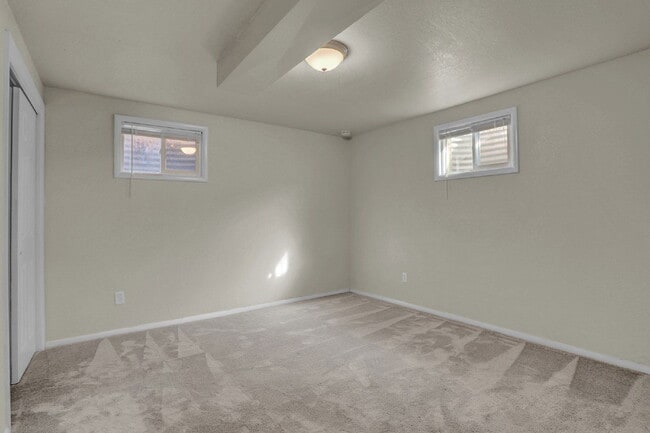 Building Photo - 13 N Dartmouth St