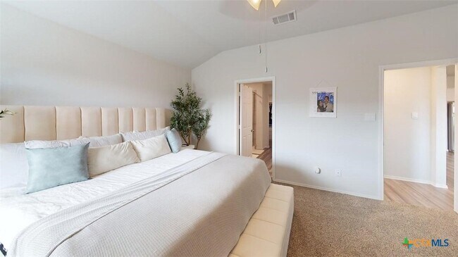 Building Photo - 10016 Avendesora Rd