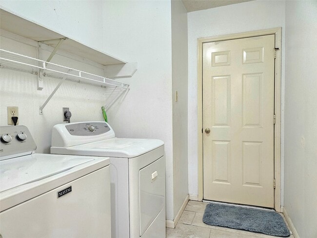 Building Photo - 13814 Dentwood Dr