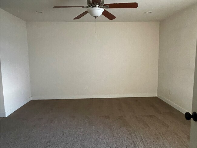 Building Photo - 1909 Bittercreek Dr