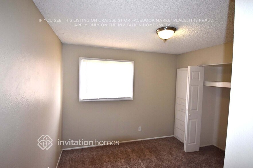 Building Photo - 8233 W Indianola Ave