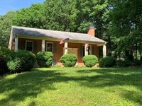 Building Photo - Split Foyer Home in Rustburg