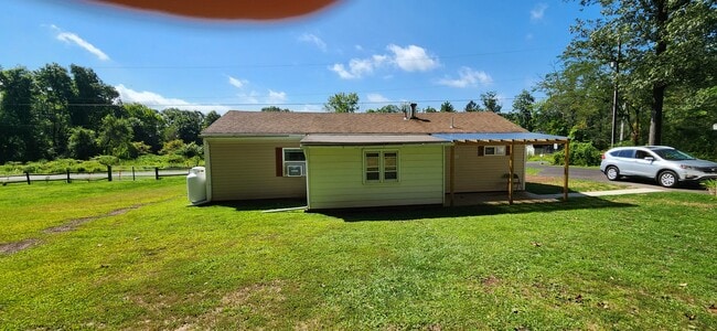Building Photo - 1121 Nemeth Rd
