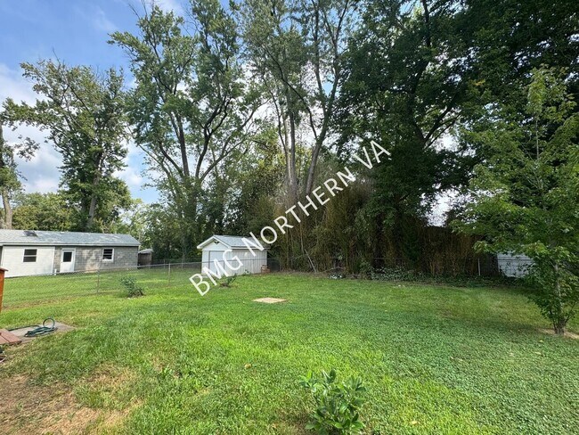 Building Photo - 8509 Engleside St