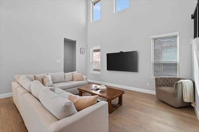 Building Photo - 1548 Euclid Aly