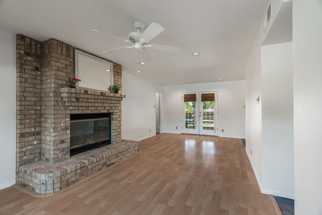 Building Photo - 509 Wilshire Dr