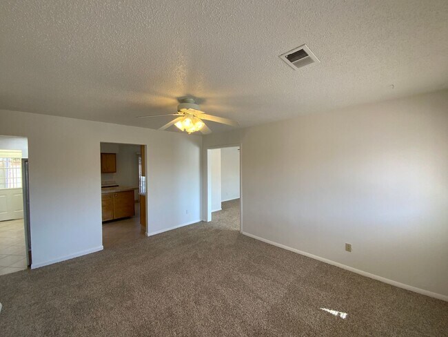 Building Photo - 3 Bedroom Single Story Home Available Near...