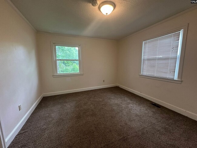 Building Photo - 1213 Summerland Dr
