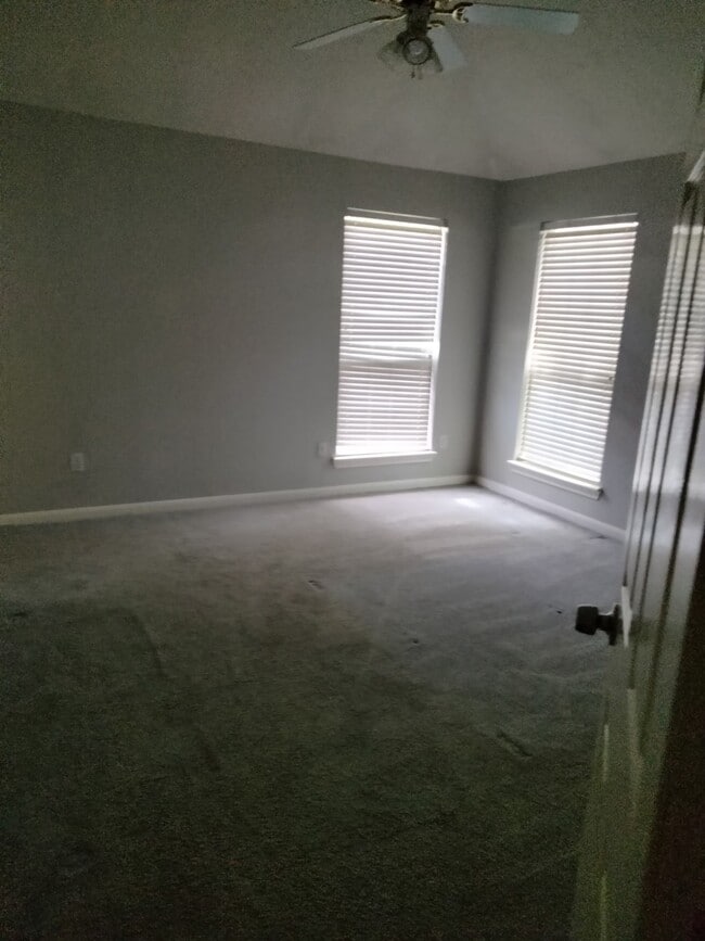 Primary Photo - 208 Canterbury Dr