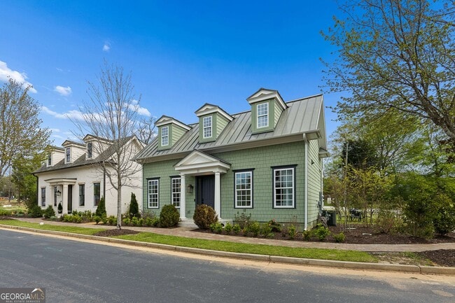 Building Photo - 11 Bourbon St