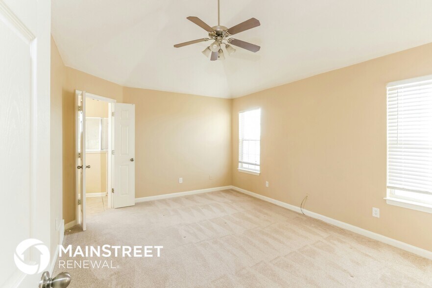 Building Photo - 9723 Tucker Creek Cove