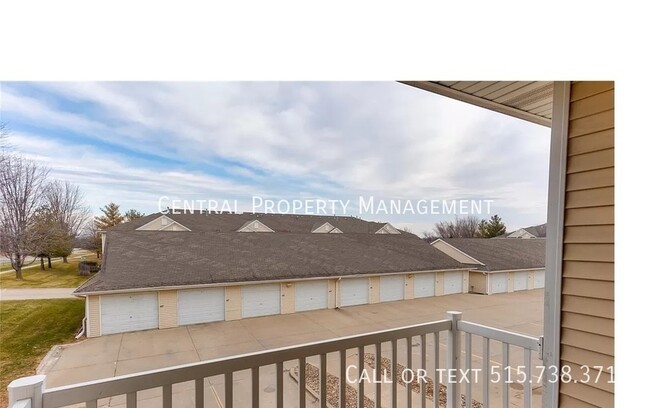 Building Photo - 1760 SE LA Grant Pkwy