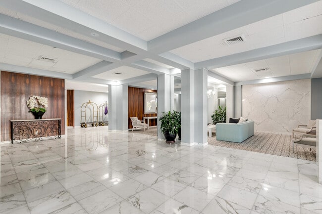 Building Photo - 2860 S Ocean Blvd