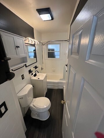 Building Photo - 27 Douglas St