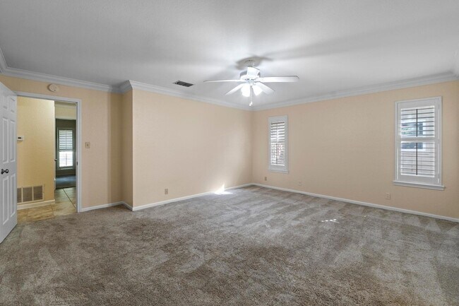 Building Photo - 10305 Caracara Dr