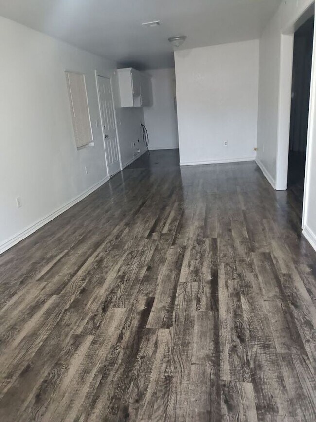 Building Photo - 5016 Drexel Ave