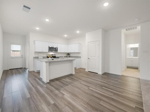 Building Photo - 617 Delaware Ave