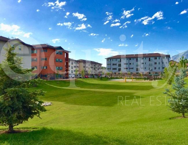 Building Photo - 1055 W 1033 N St