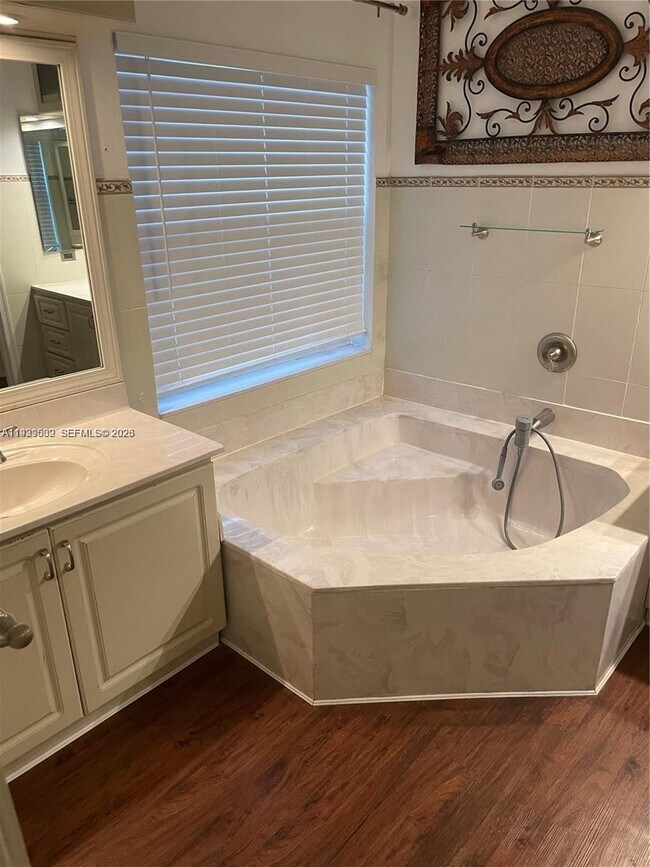 Building Photo - 1552 NW 135th Ave